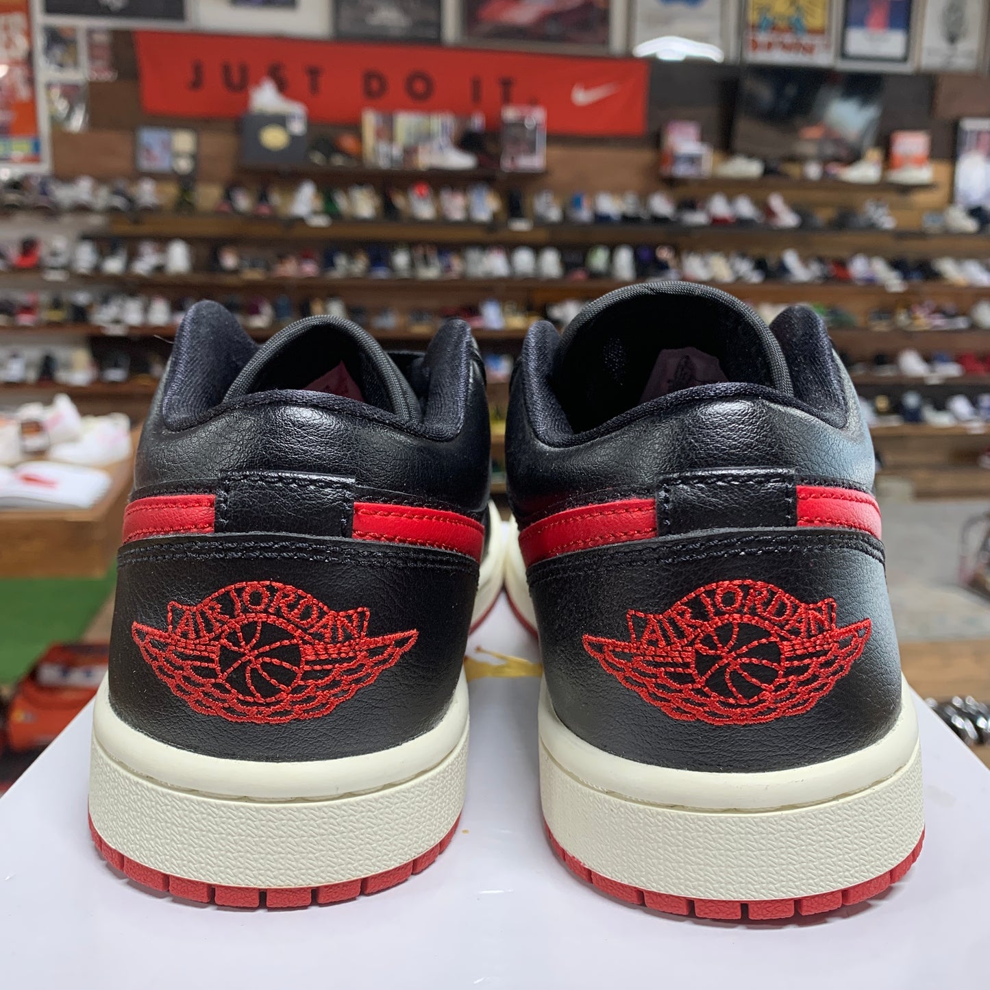 Jordan 1 Low 'Bred Sail' Size 6.5W/5M