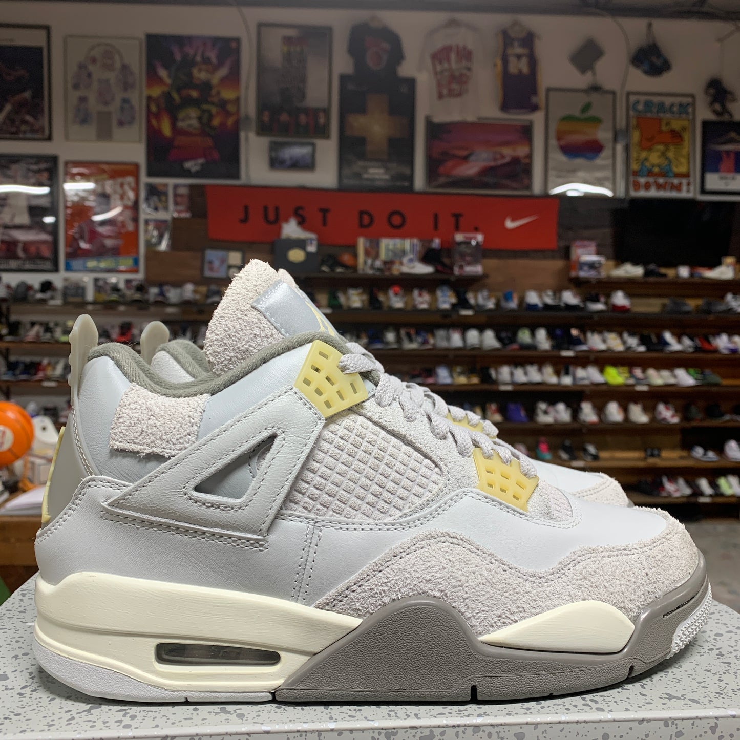 Jordan 4 'Craft' Size 7.5M/9W