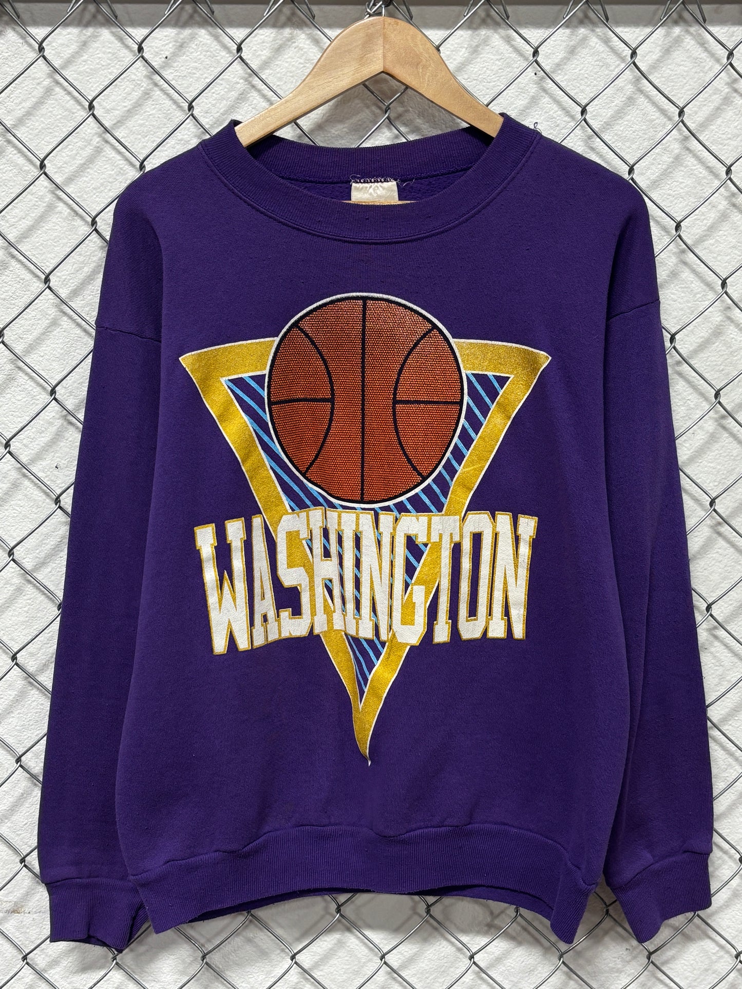 Vintage 90's Washington Huskies Basketball Crewneck Sweater Size Large
