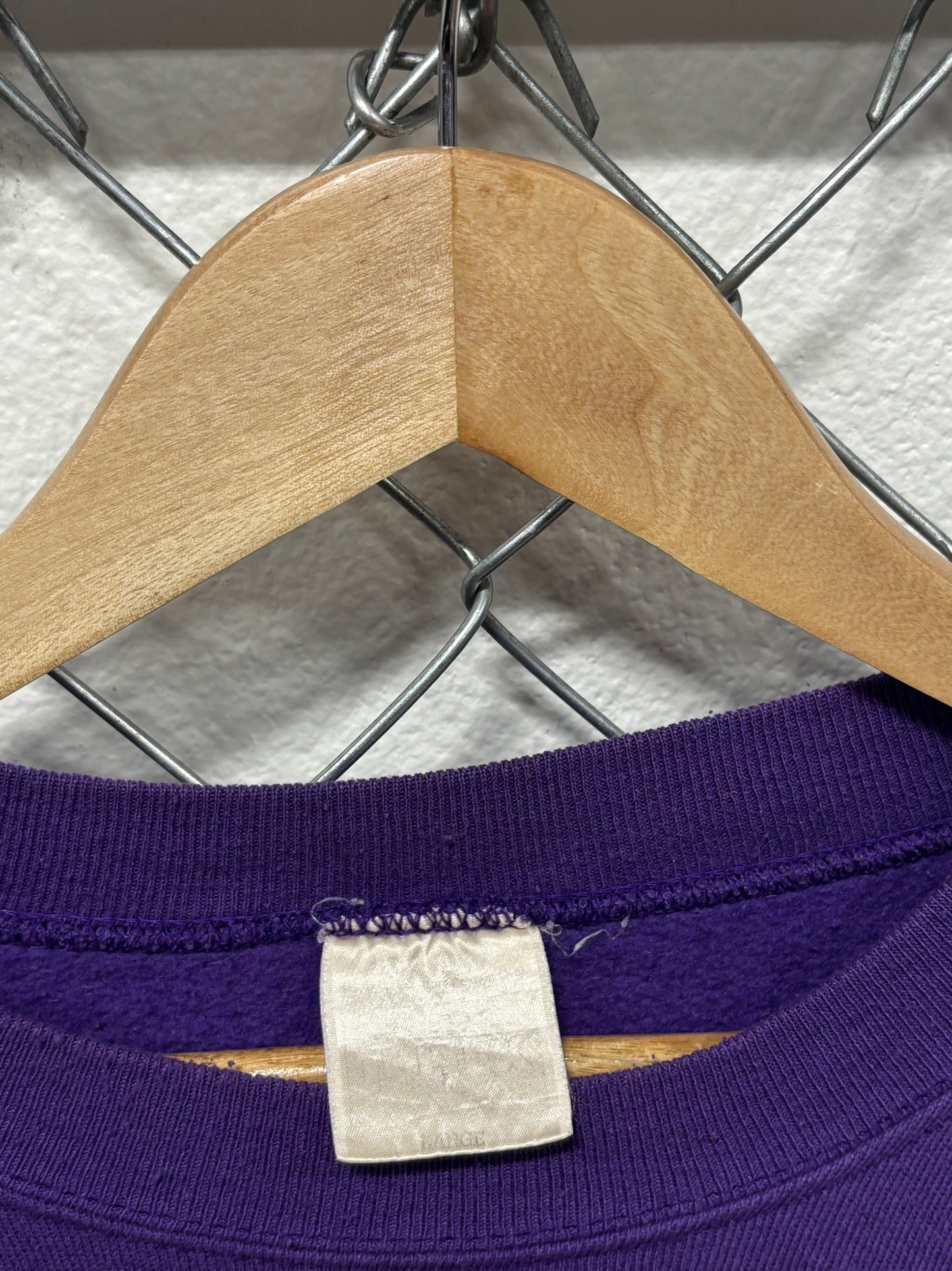 Vintage 90's Washington Huskies Basketball Crewneck Sweater Size Large