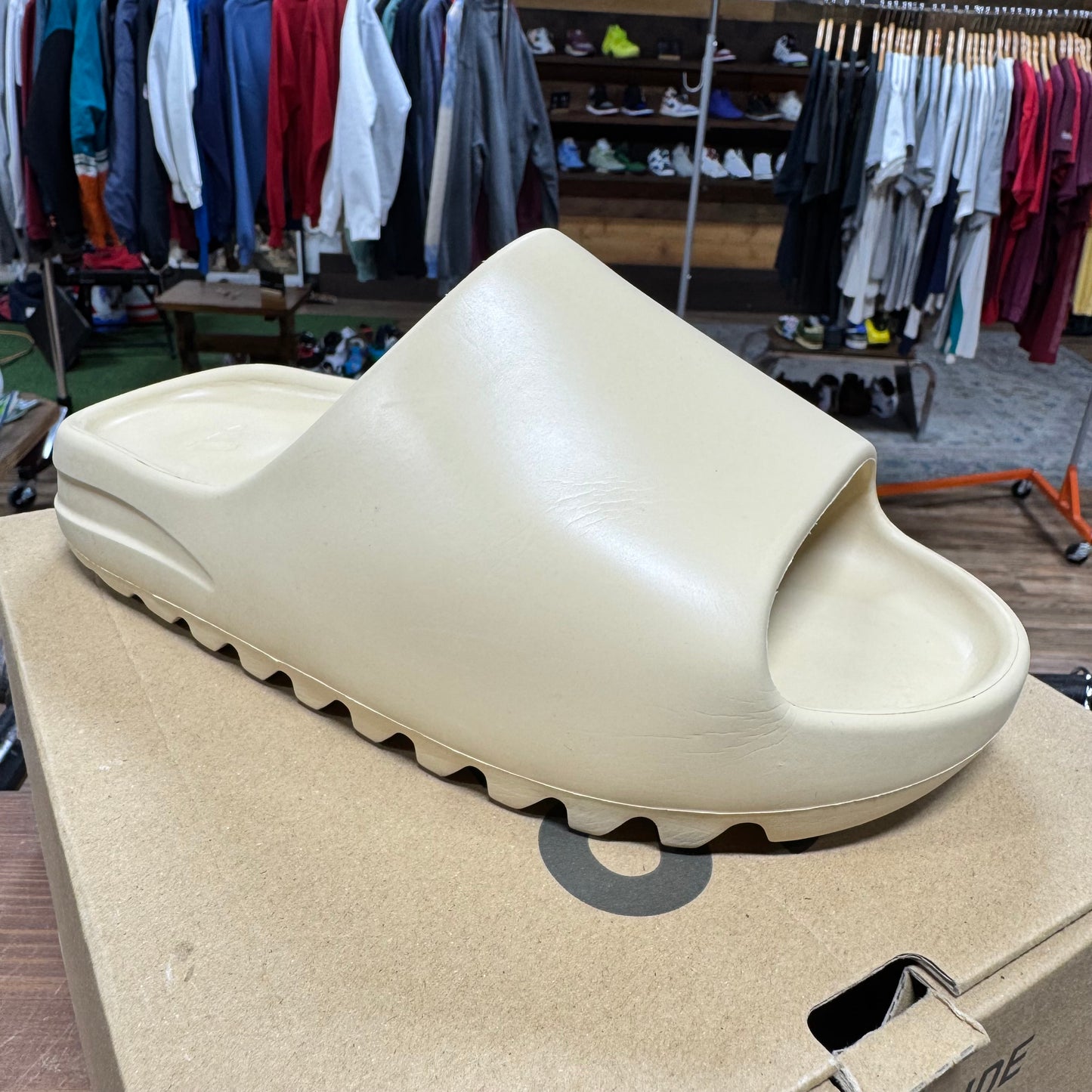 Yeezy Slide 'Desert Sand' Size 8