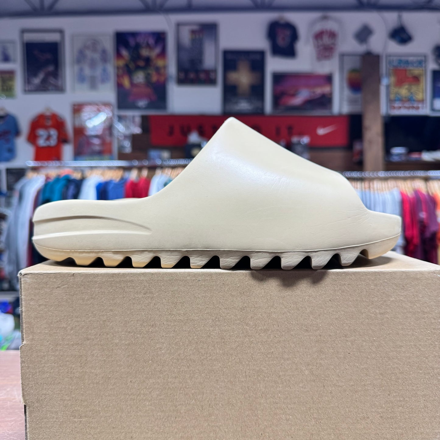 Yeezy Slide 'Desert Sand' Size 8