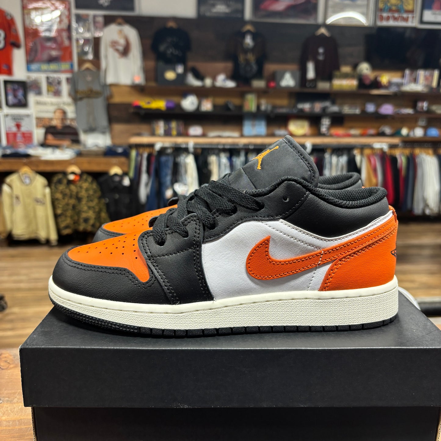 Jordan 1 Low 'Shattered Backboard Alternate' Size 5.5Y