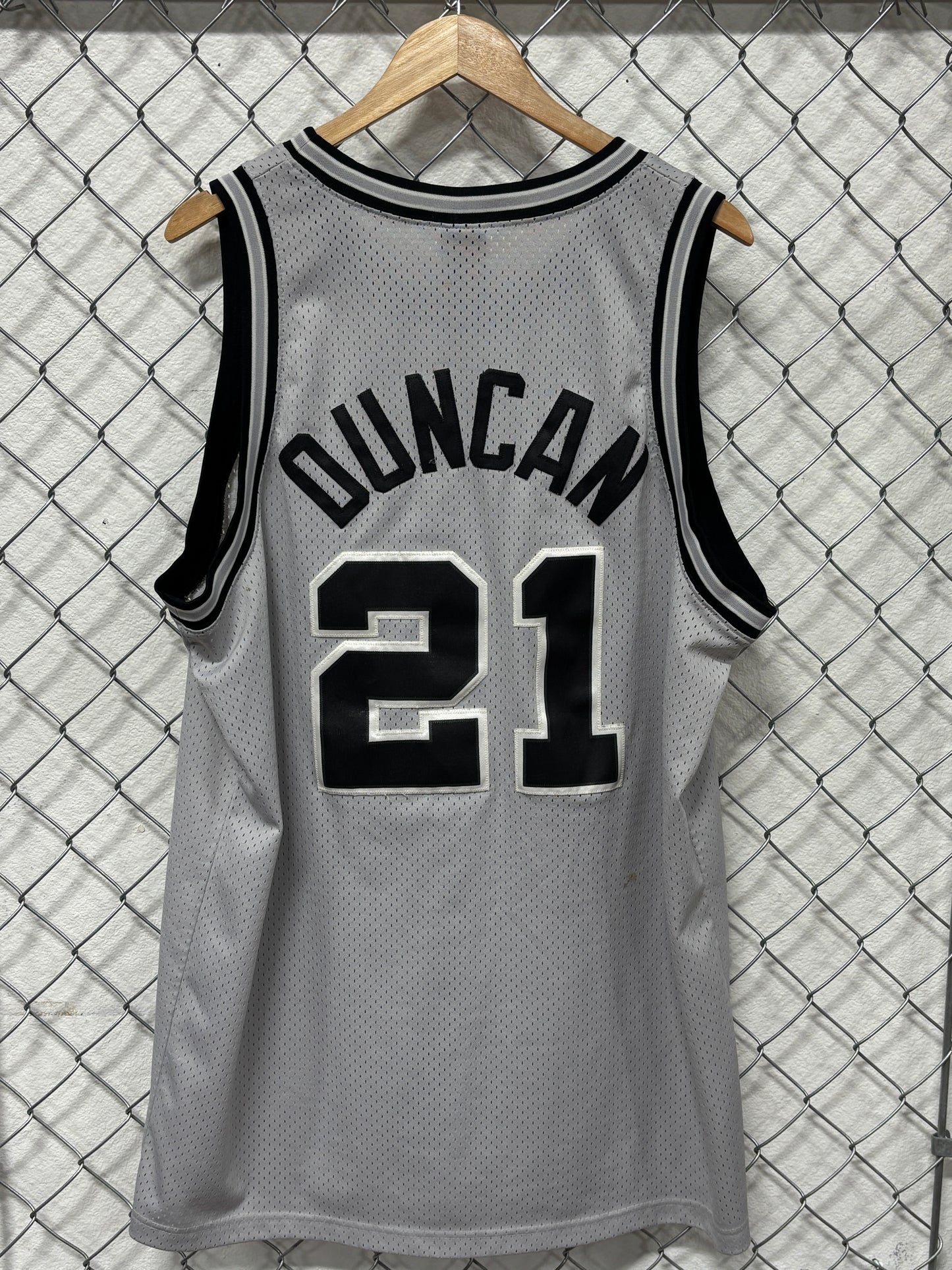 Vintage Nike San Antonio Spurs #21 Tim Duncan Jersey Size XL