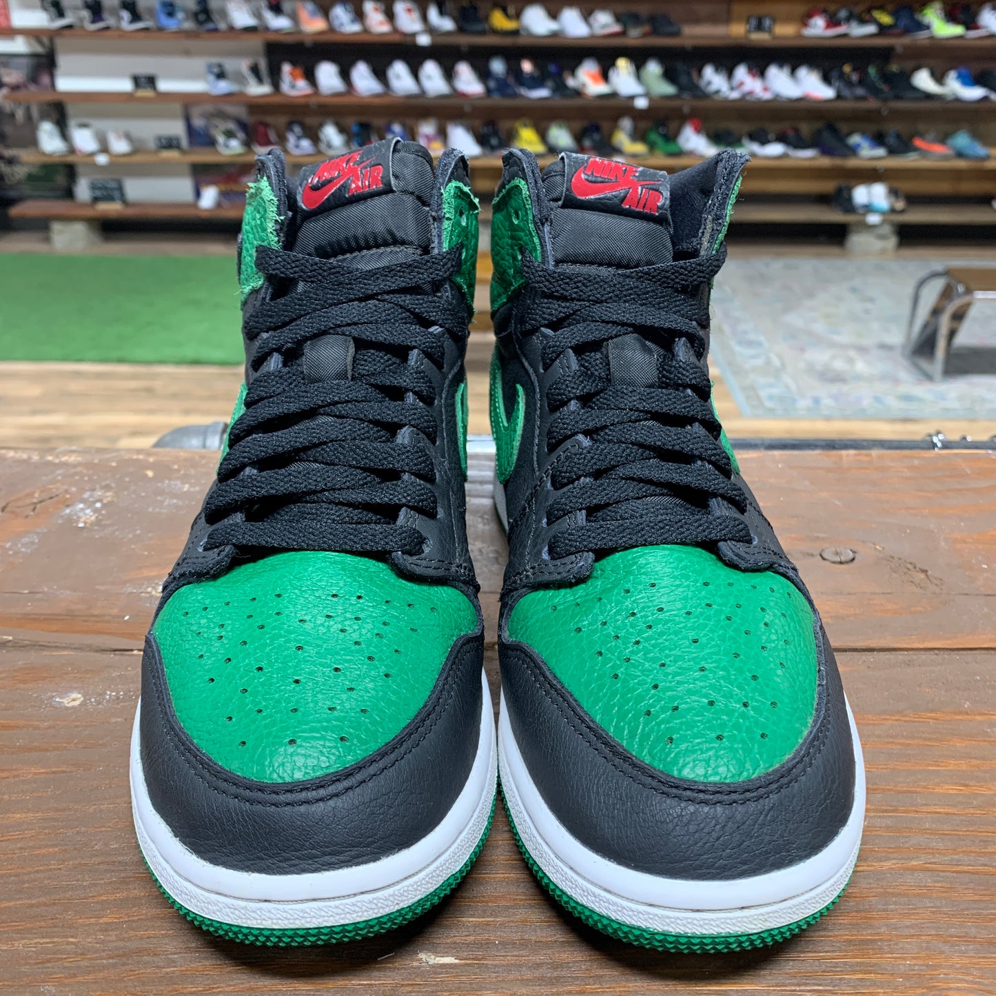Jordan 1 'Pine Green 2.0' Size 6.5Y