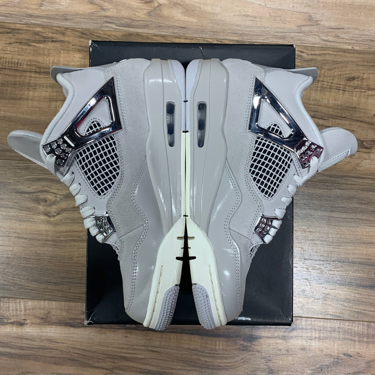 Jordan 4 'Frozen Moments' Size 7.5W/6M