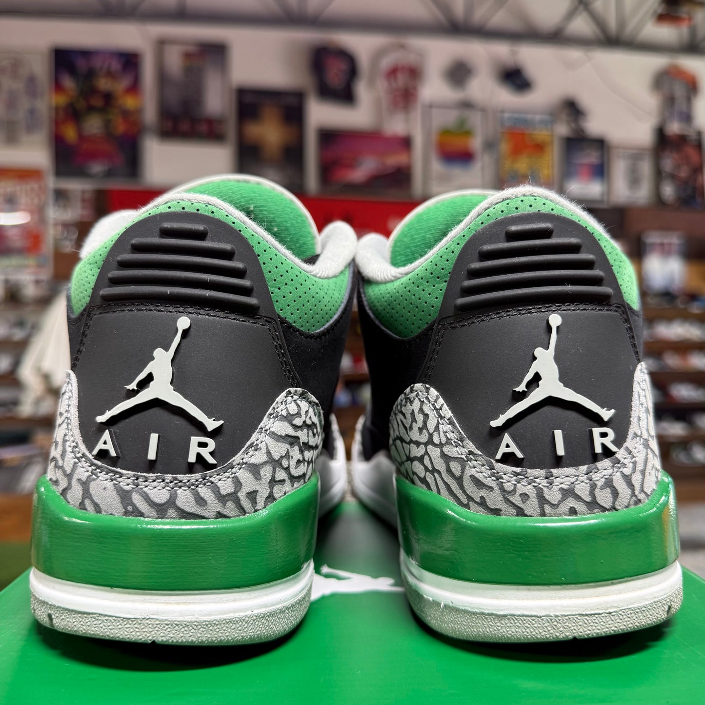 Jordan 3 'Pine Green' Size 8.5