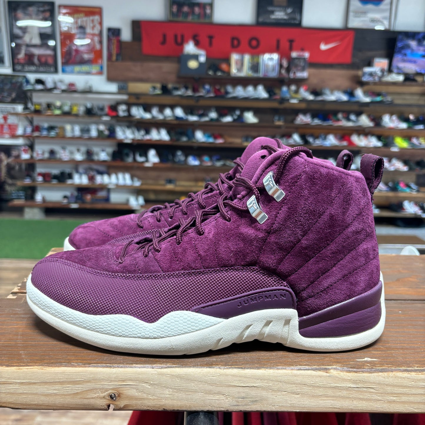 Jordan 12 'Bordeaux' Size 10