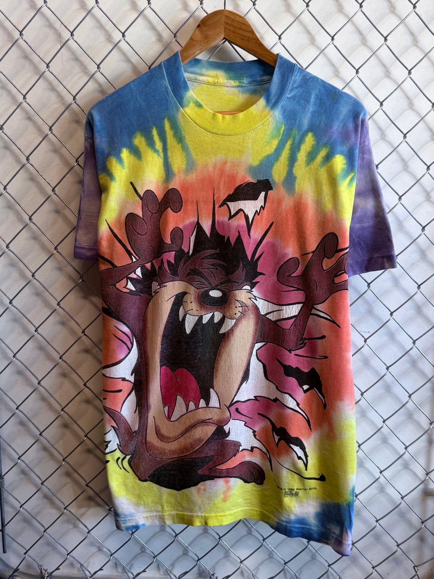Vintage 1995 Taz Looney Tunes Tie Dye Big Print Cartoon Tee Size Large