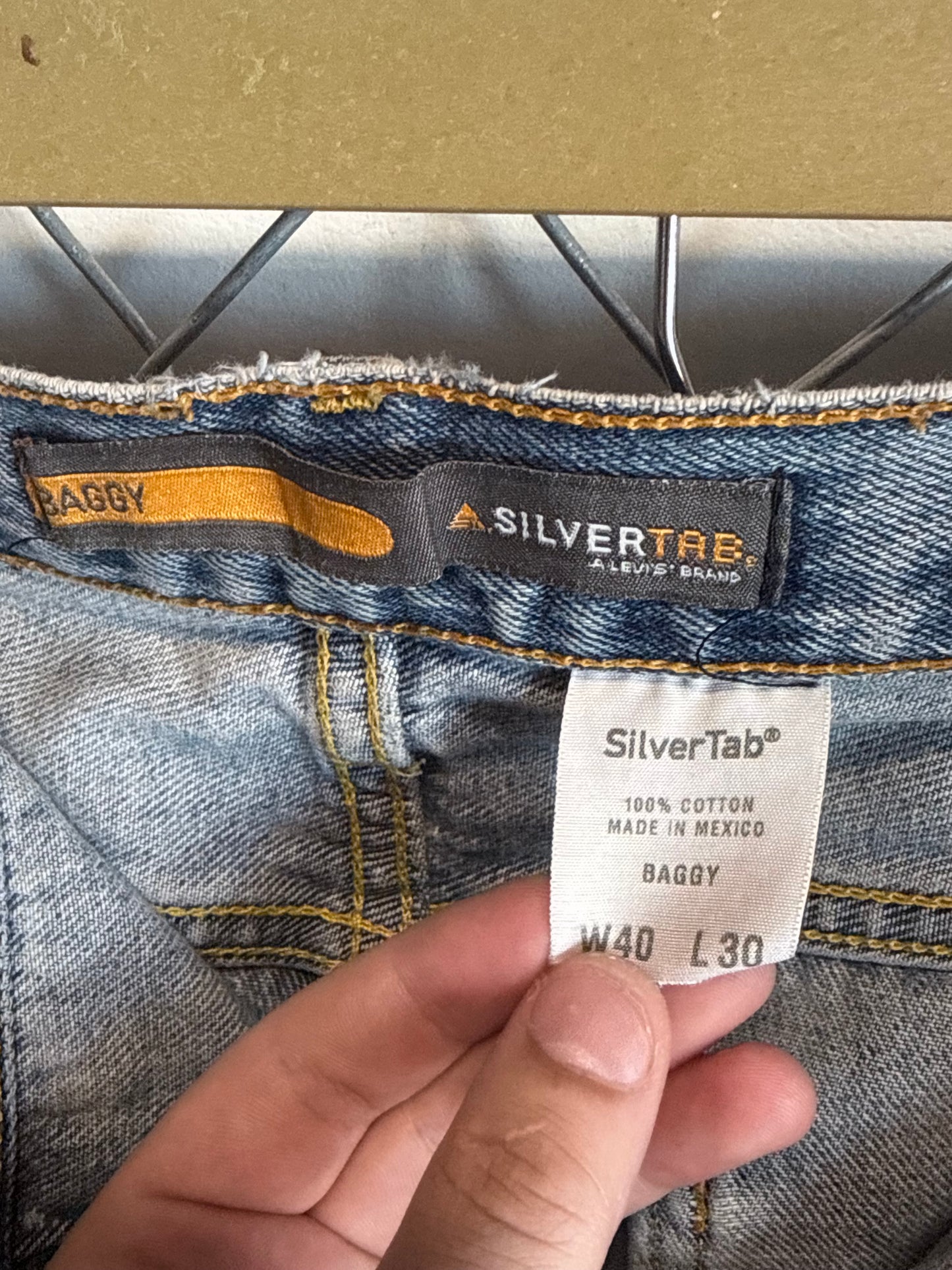 Vintage Levi's Silver Tab Baggy Denim Jeans Size 40x27