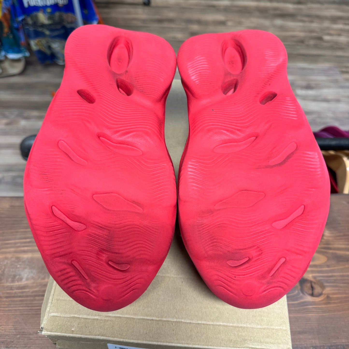 Yeezy Foam RNNR 'Vermillion' Size 11
