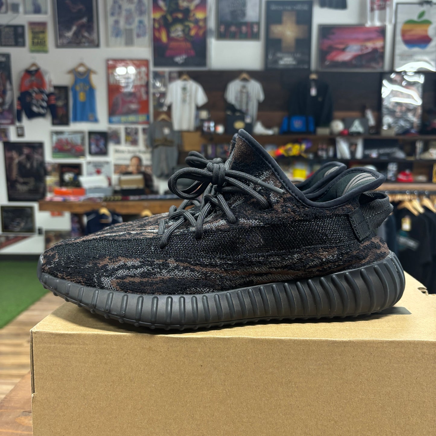 Yeezy 350 v2 'mx Rock' Size 11