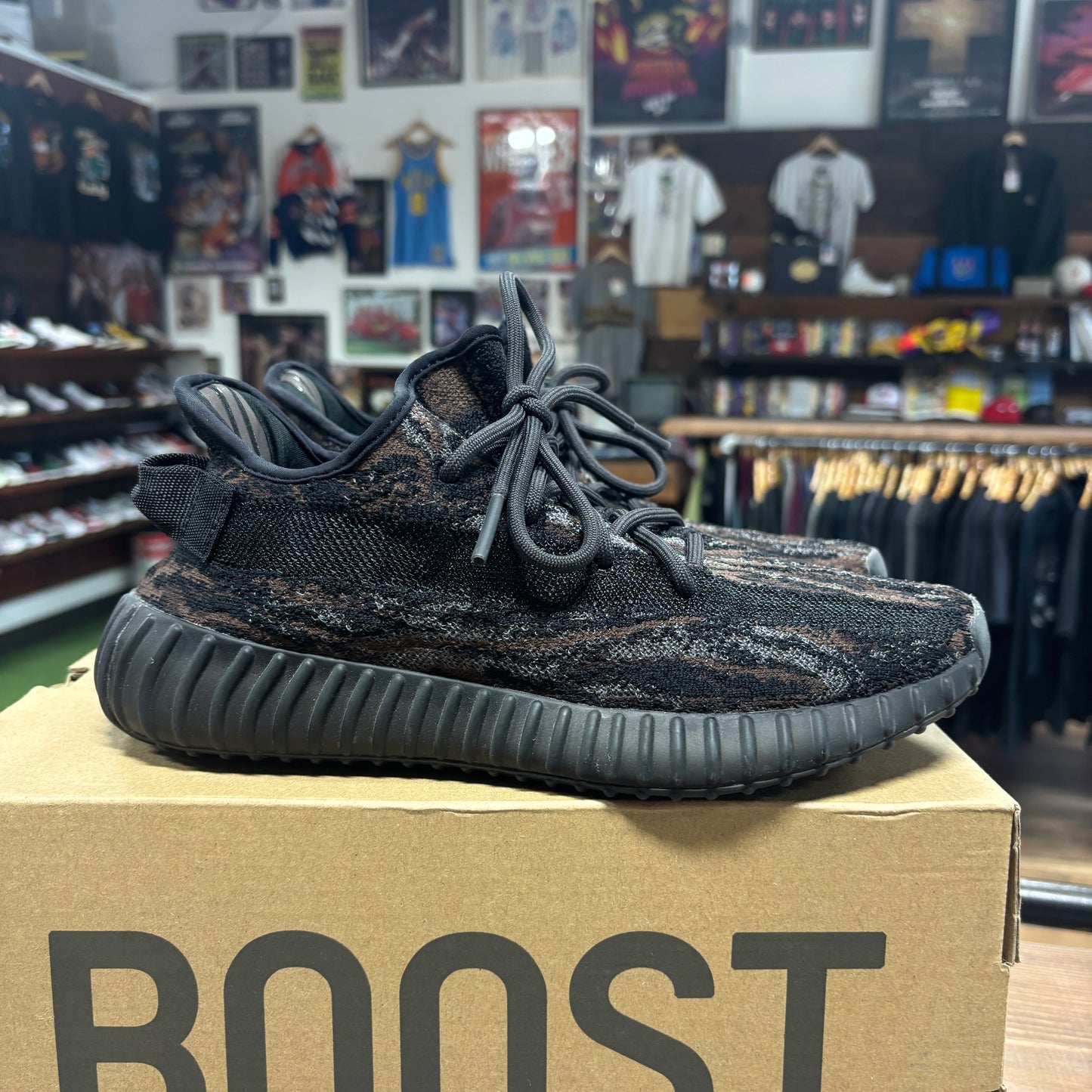 Yeezy 350 v2 'mx Rock' Size 7.5