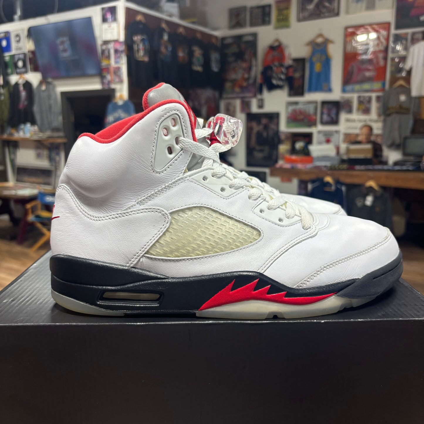 Jordan 5 'Fire Red' Size 10.5