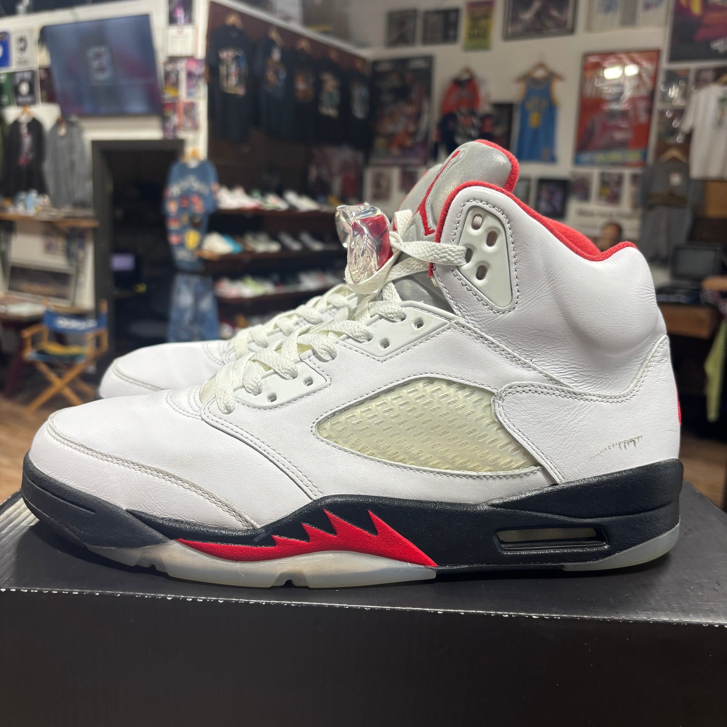 Jordan 5 'Fire Red' Size 10.5