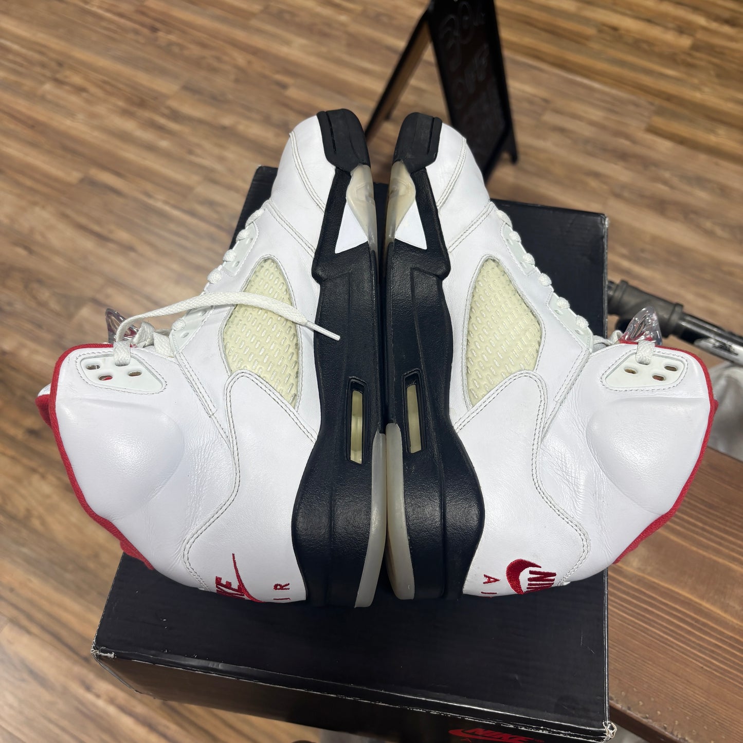 Jordan 5 'Fire Red' Size 10.5