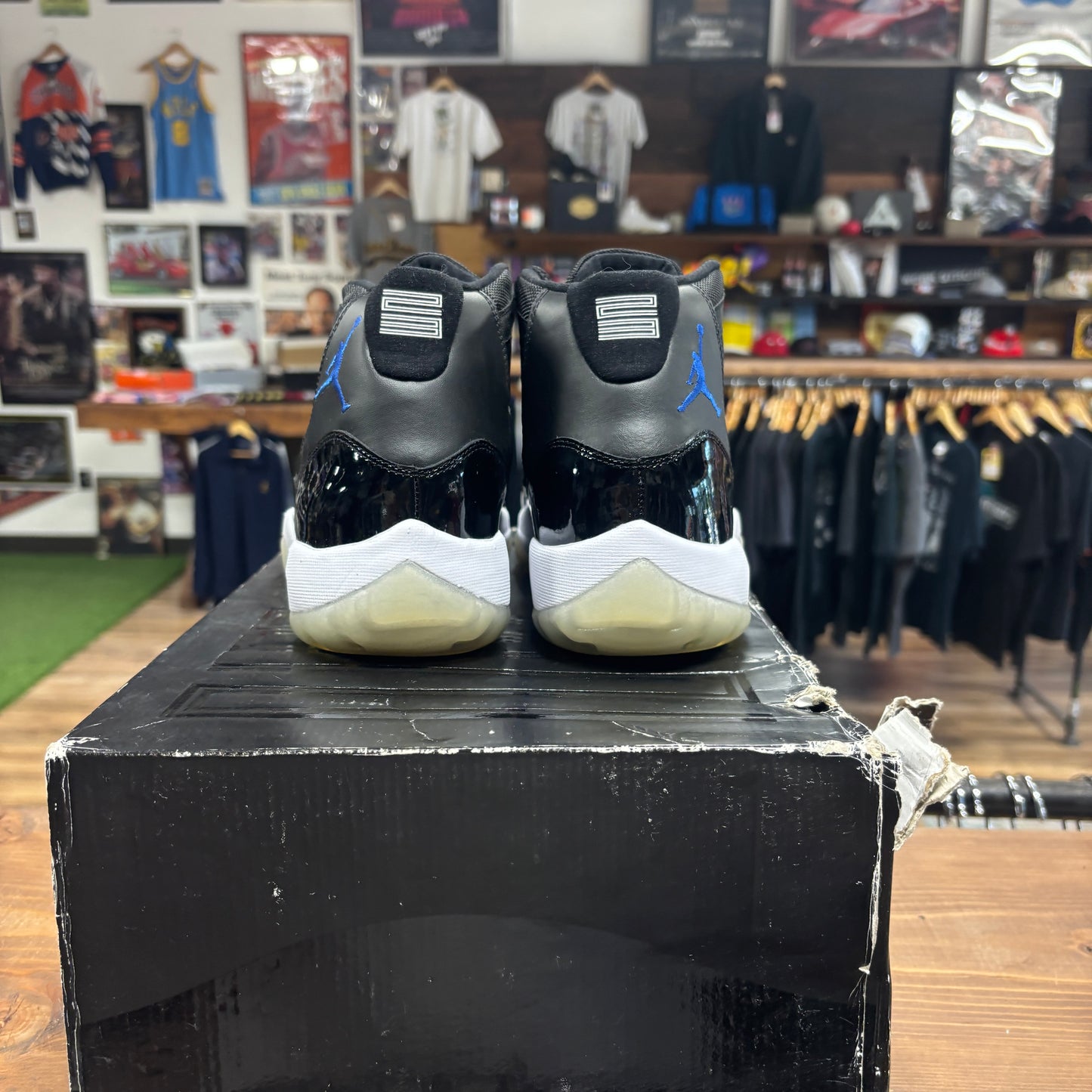 Jordan 11 'Space Jam (2009)' Size 10 (VNDS)