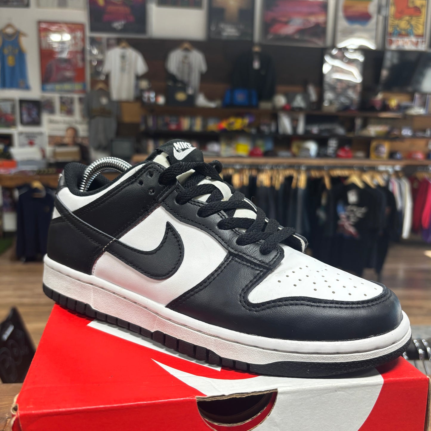 Nike Dunk Low 'Panda' Size 7Y