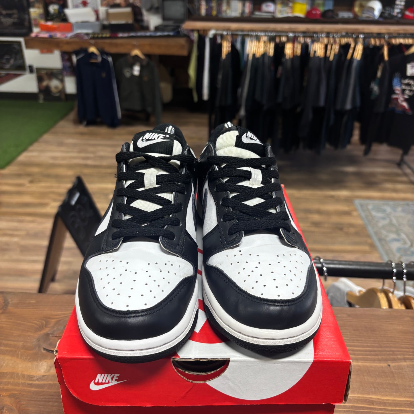 Nike Dunk Low 'Panda' Size 7Y