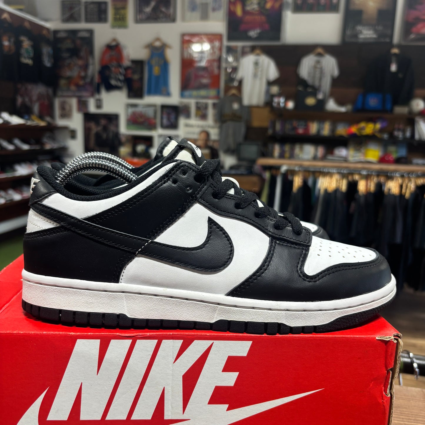 Nike Dunk Low 'Panda' Size 7Y