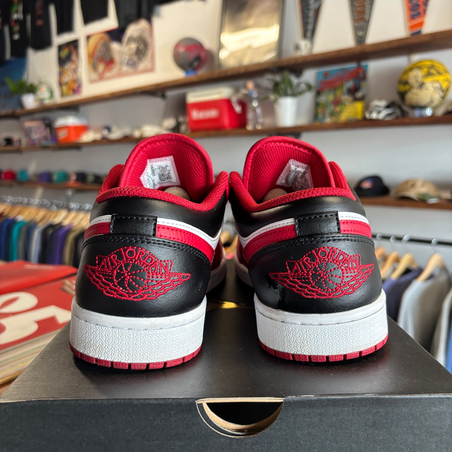 Jordan 1 Low 'Bulls' Size 9