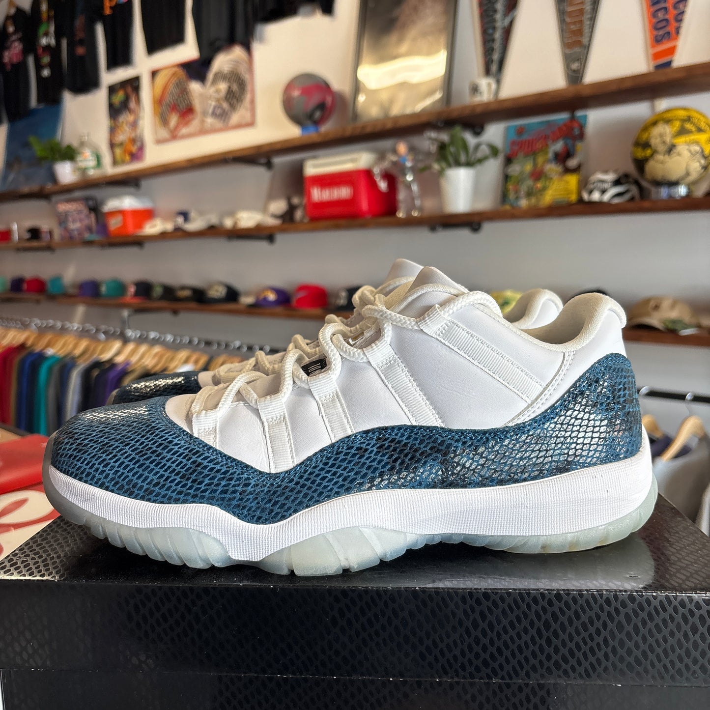 Jordan 11 Low 'Navy Snakeskin' Size 11
