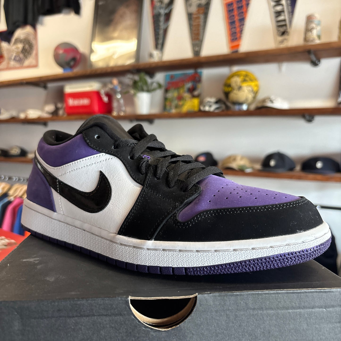 Jordan 1 Low 'Court Purple' Size 11