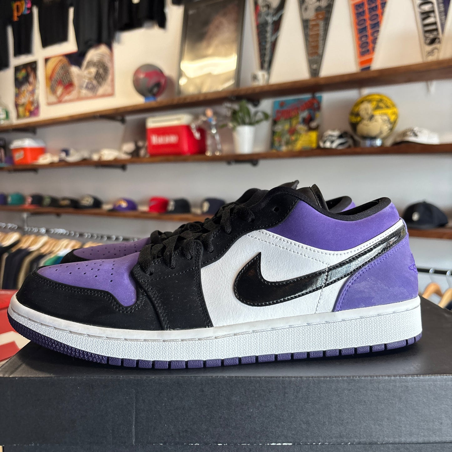 Jordan 1 Low 'Court Purple' Size 11