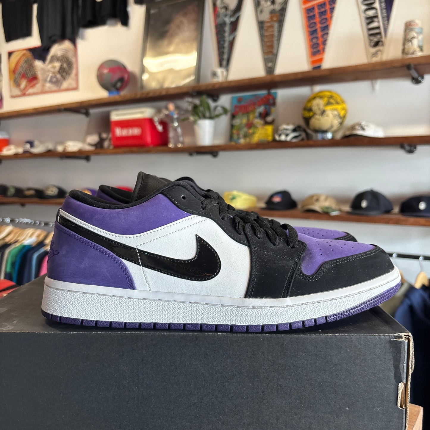 Jordan 1 Low 'Court Purple' Size 11