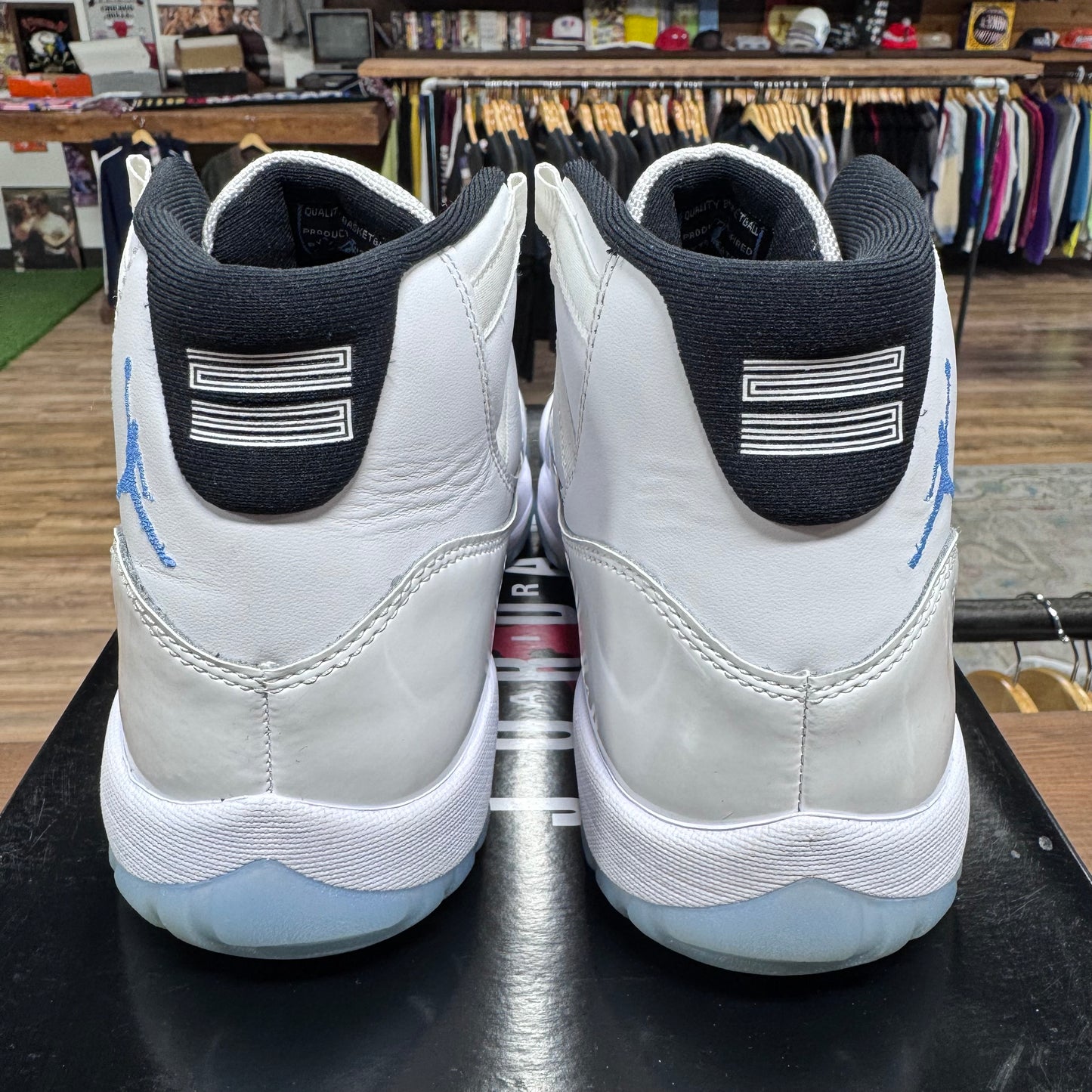 Jordan 11 'Legend Blue' Size 7.5