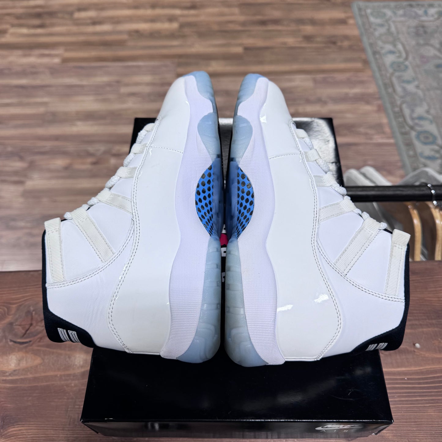 Jordan 11 'Legend Blue' Size 7.5
