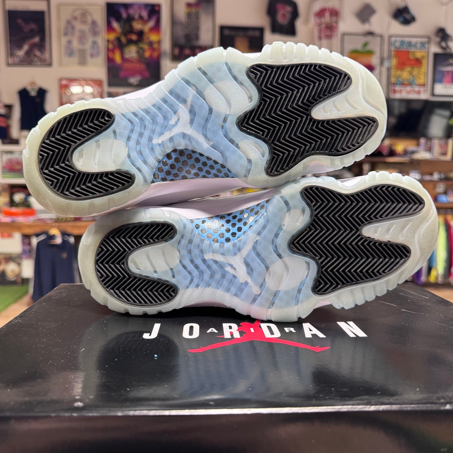 Jordan 11 'Legend Blue' Size 7.5