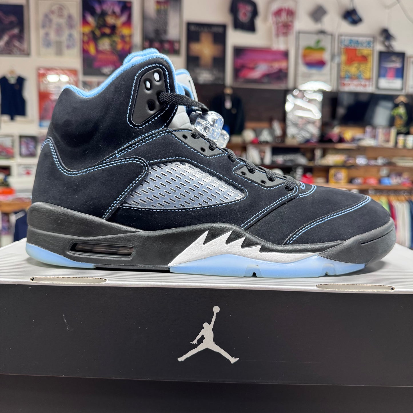 Jordan 5 'Black University Blue' Size 10.5