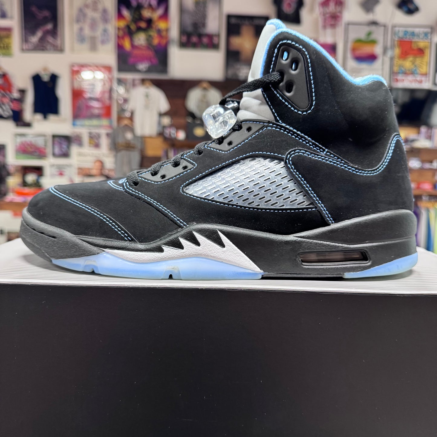 Jordan 5 'Black University Blue' Size 10.5