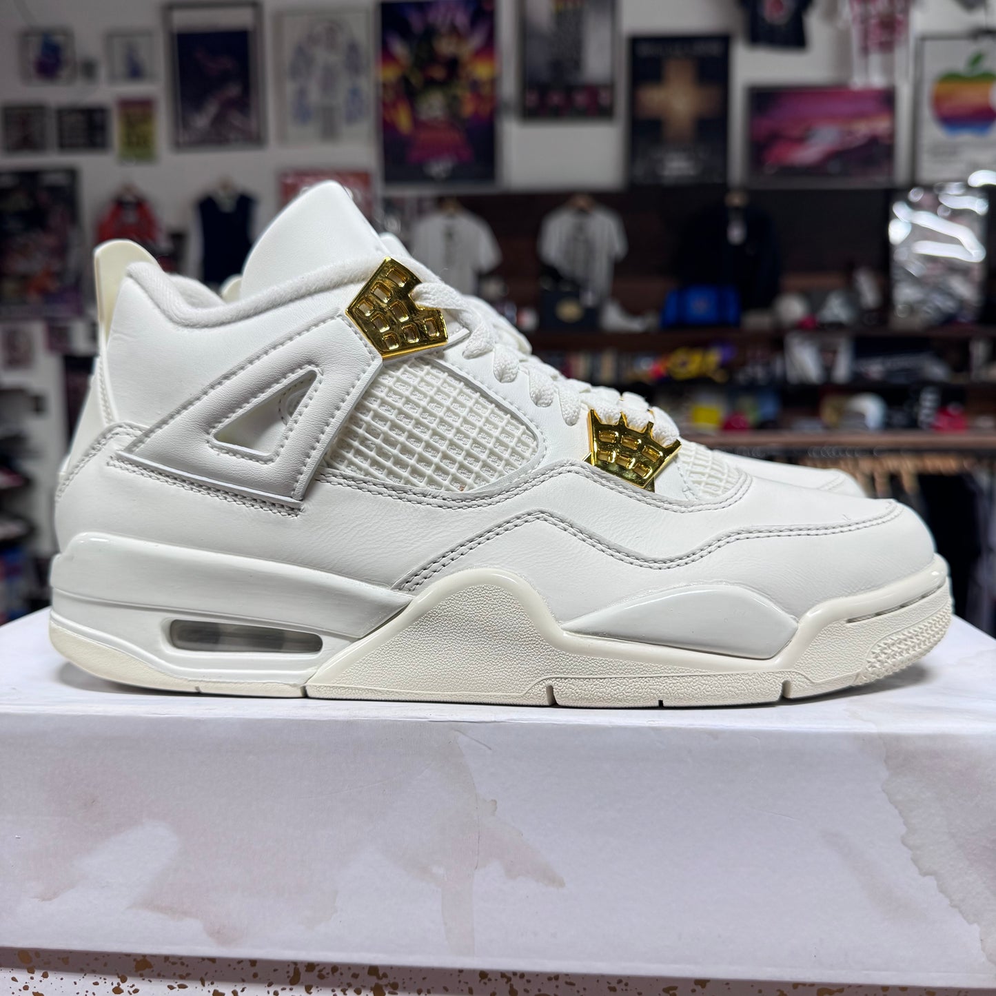 Jordan 4 'Metallic Gold' Size 9.5W/8M