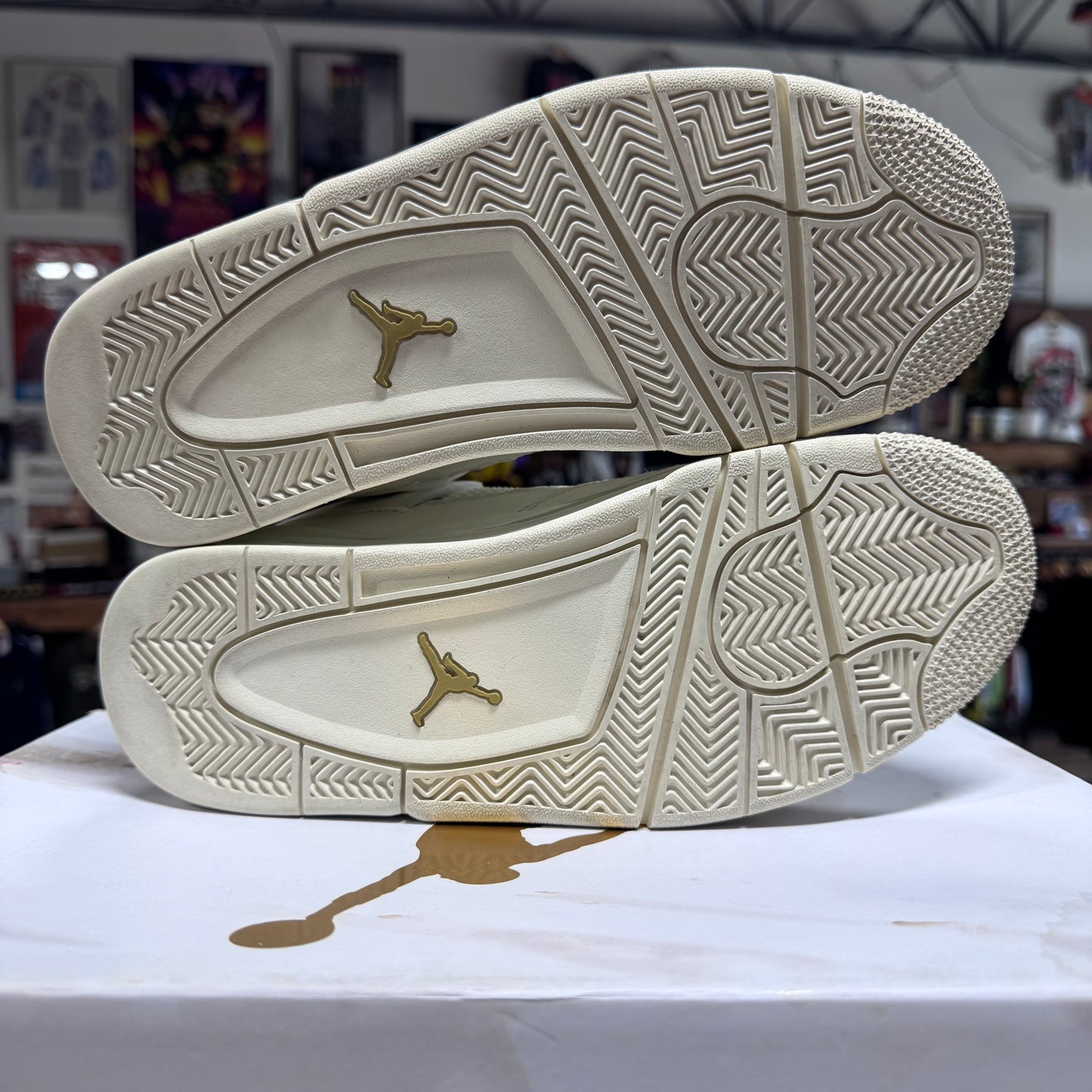Jordan 4 'Metallic Gold' Size 9.5W/8M