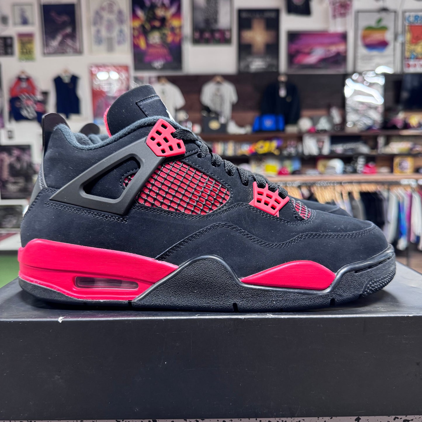 Jordan 4 'Red Thunder' Size 9