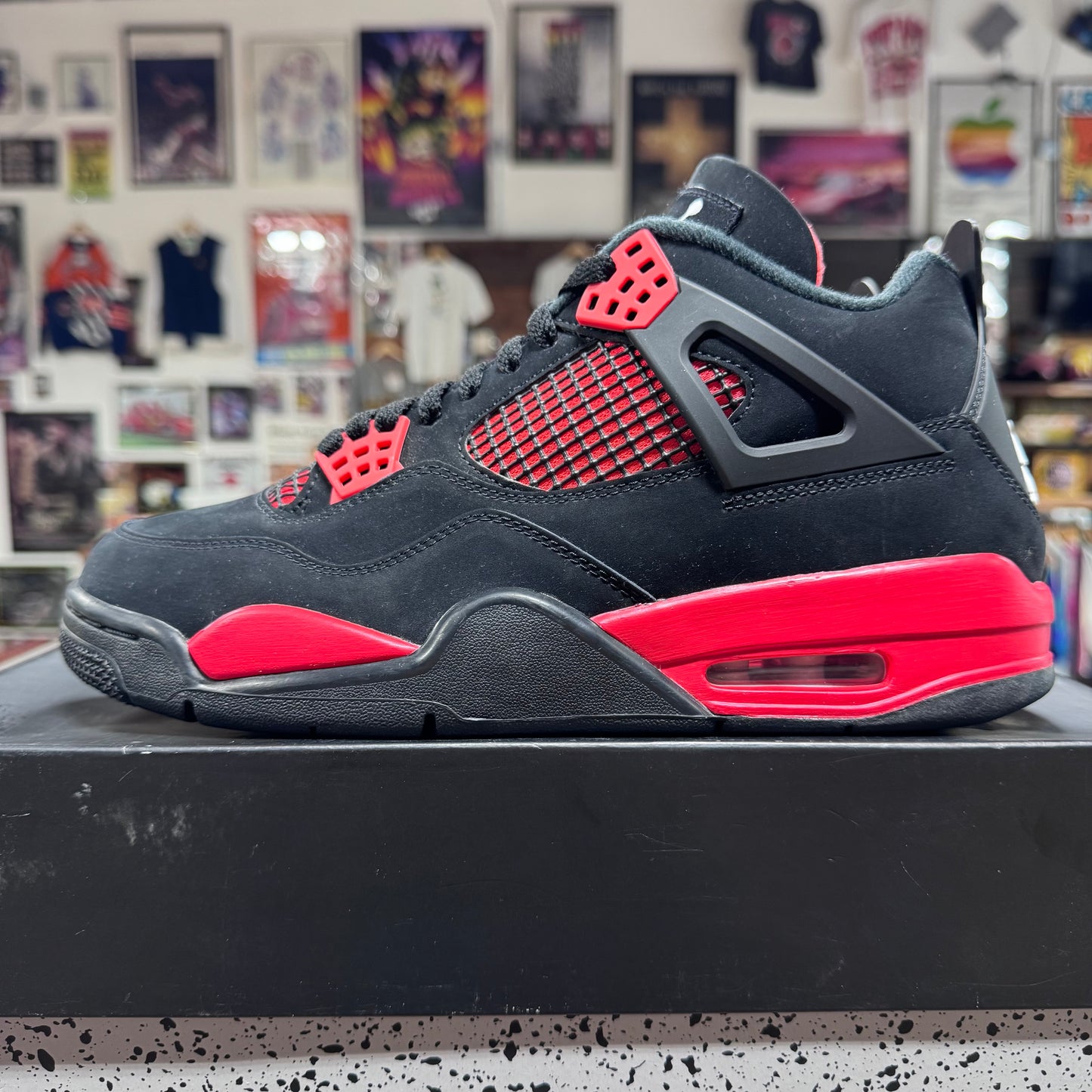 Jordan 4 'Red Thunder' Size 9