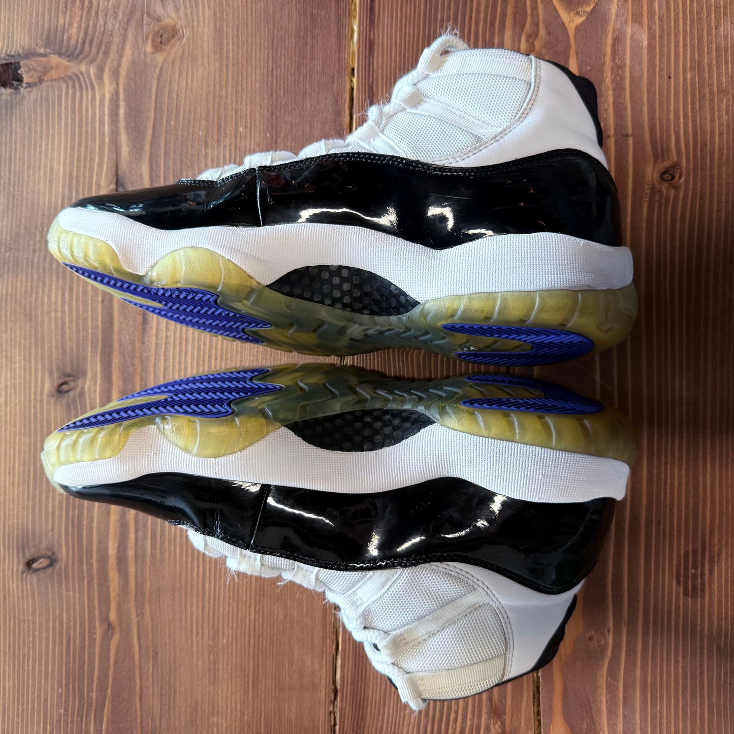 Jordan 11 'Concord' Size 10