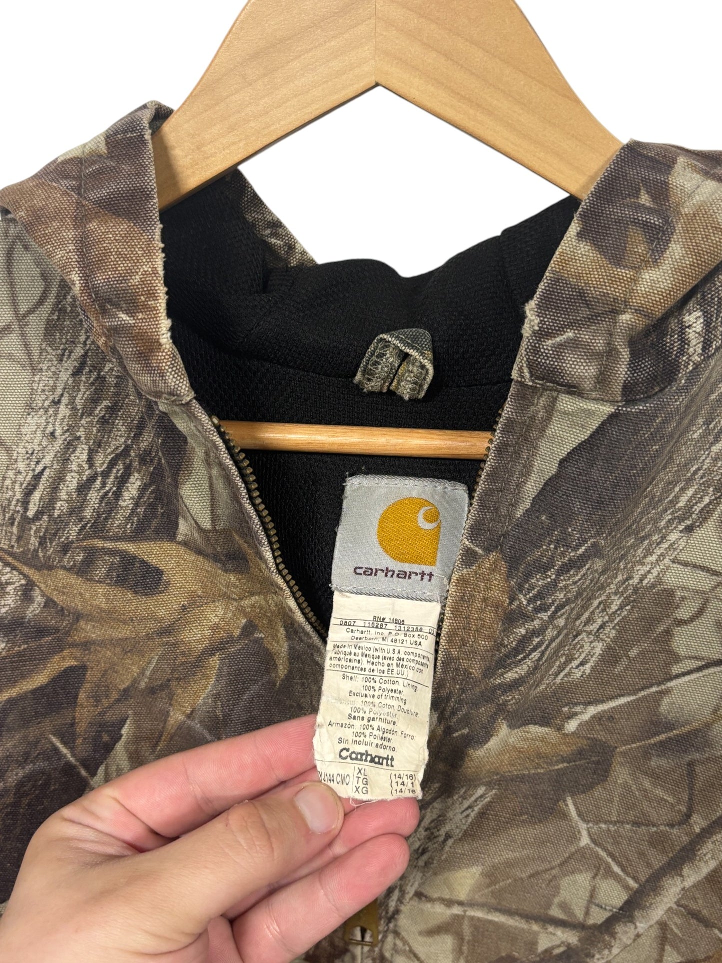 Vintage Carhartt Realtree Camo J144 Zip Up Jacket Size XL (Youth)