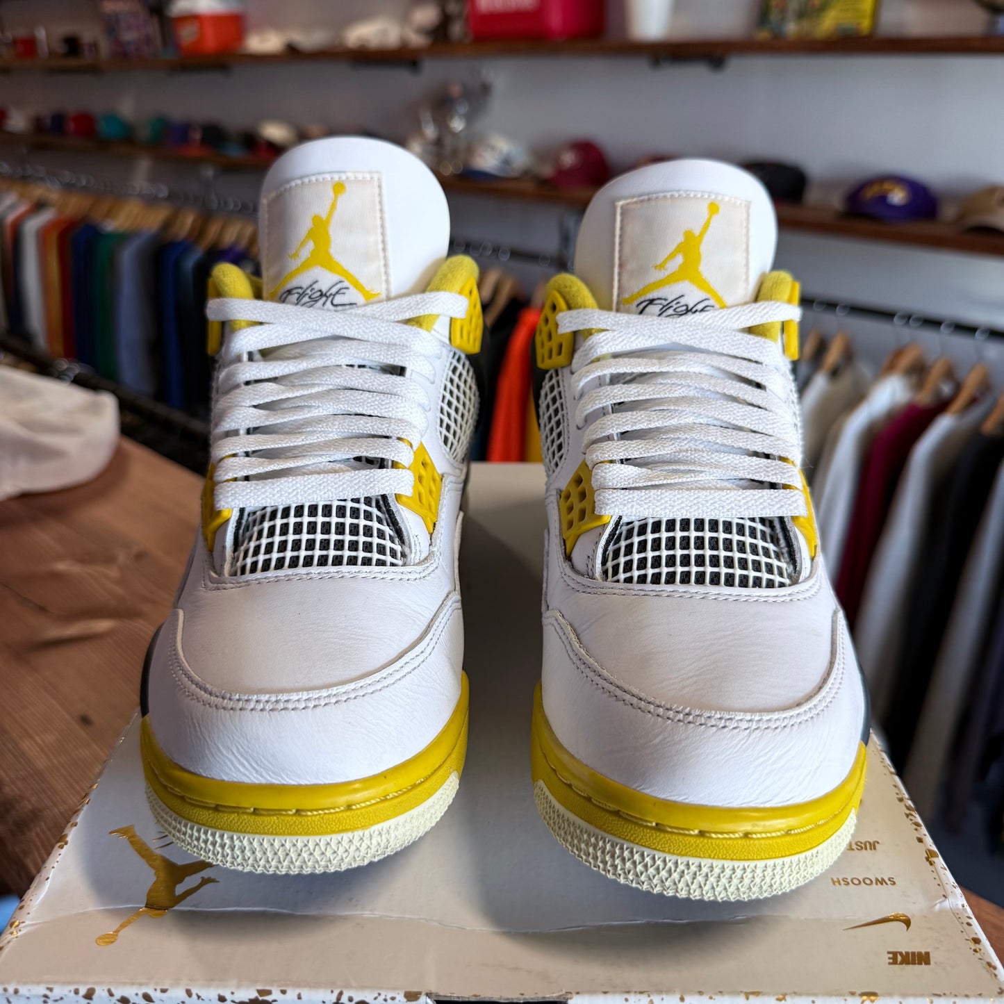 Jordan 4 'Vivid Sulfur' Size 8.5W/7M
