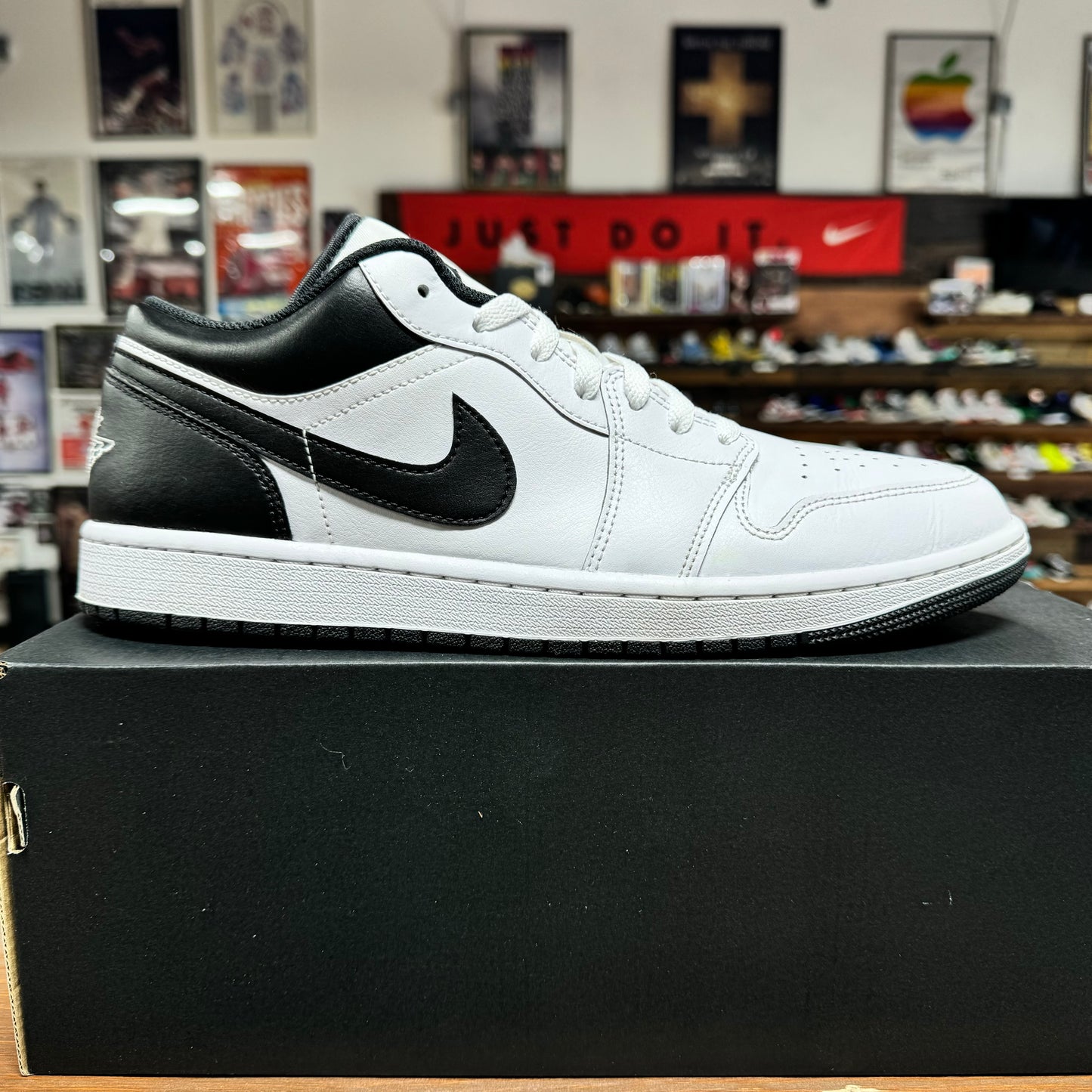 Jordan 1 Low 'White Black' Size 11.5