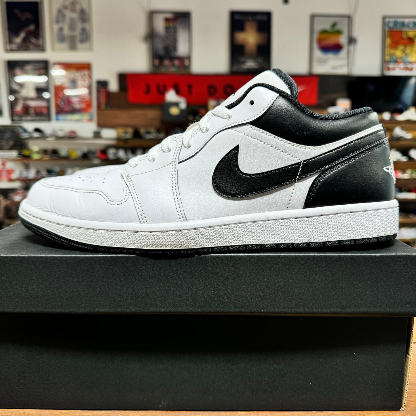 Jordan 1 Low 'White Black' Size 11.5