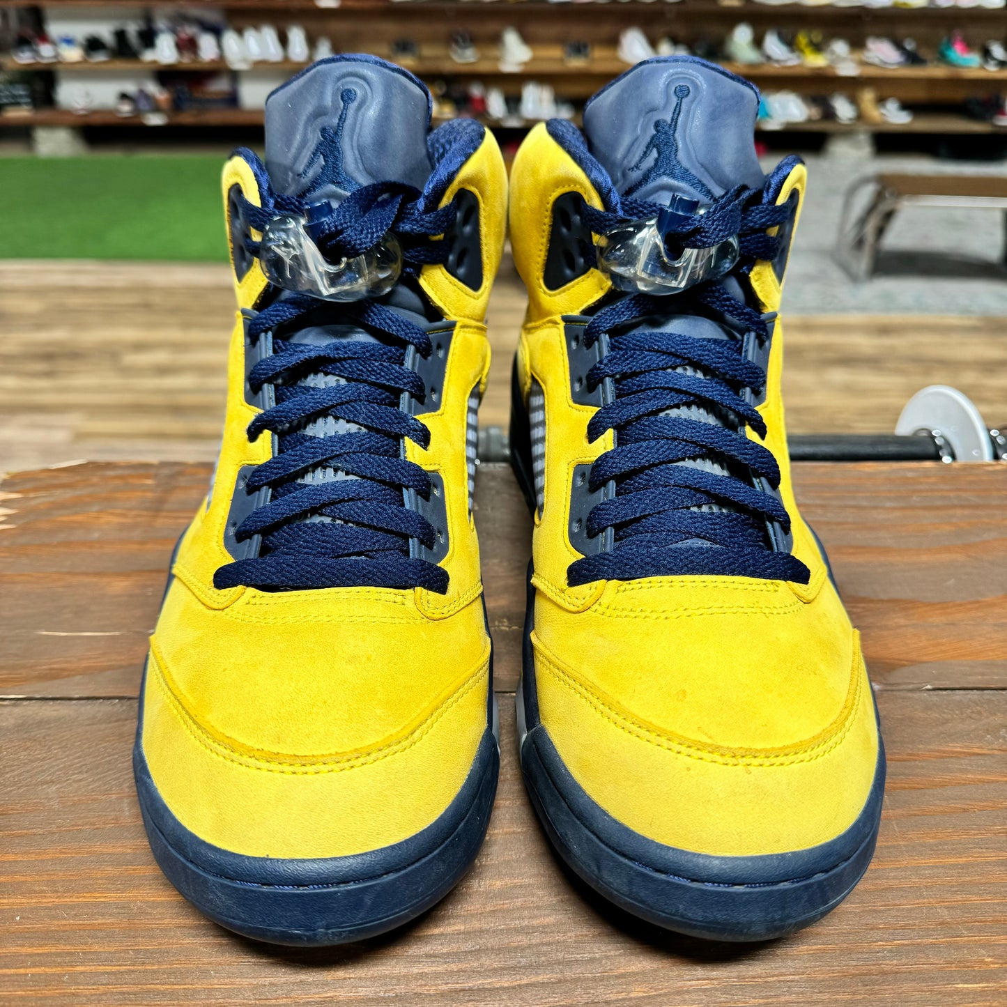 Jordan 5 'Michigan' Size 10