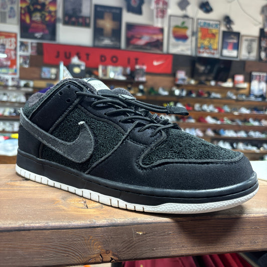 Nike SB Dunk Low 'Gnarhunter' Size 10.5
