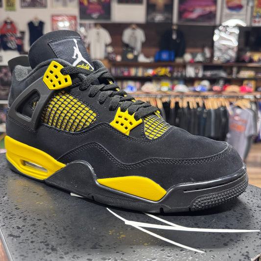 Jordan 4 'Thunder' Size 11