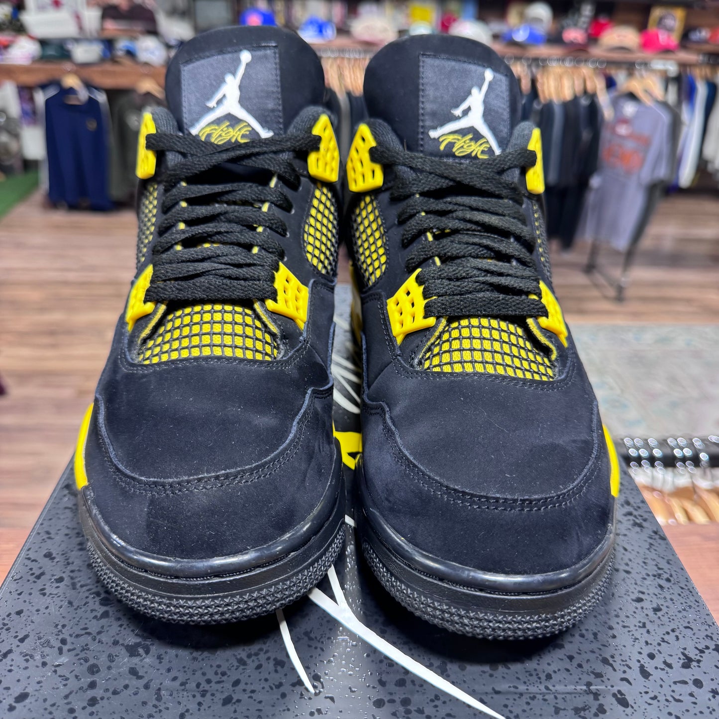 Jordan 4 'Thunder' Size 11