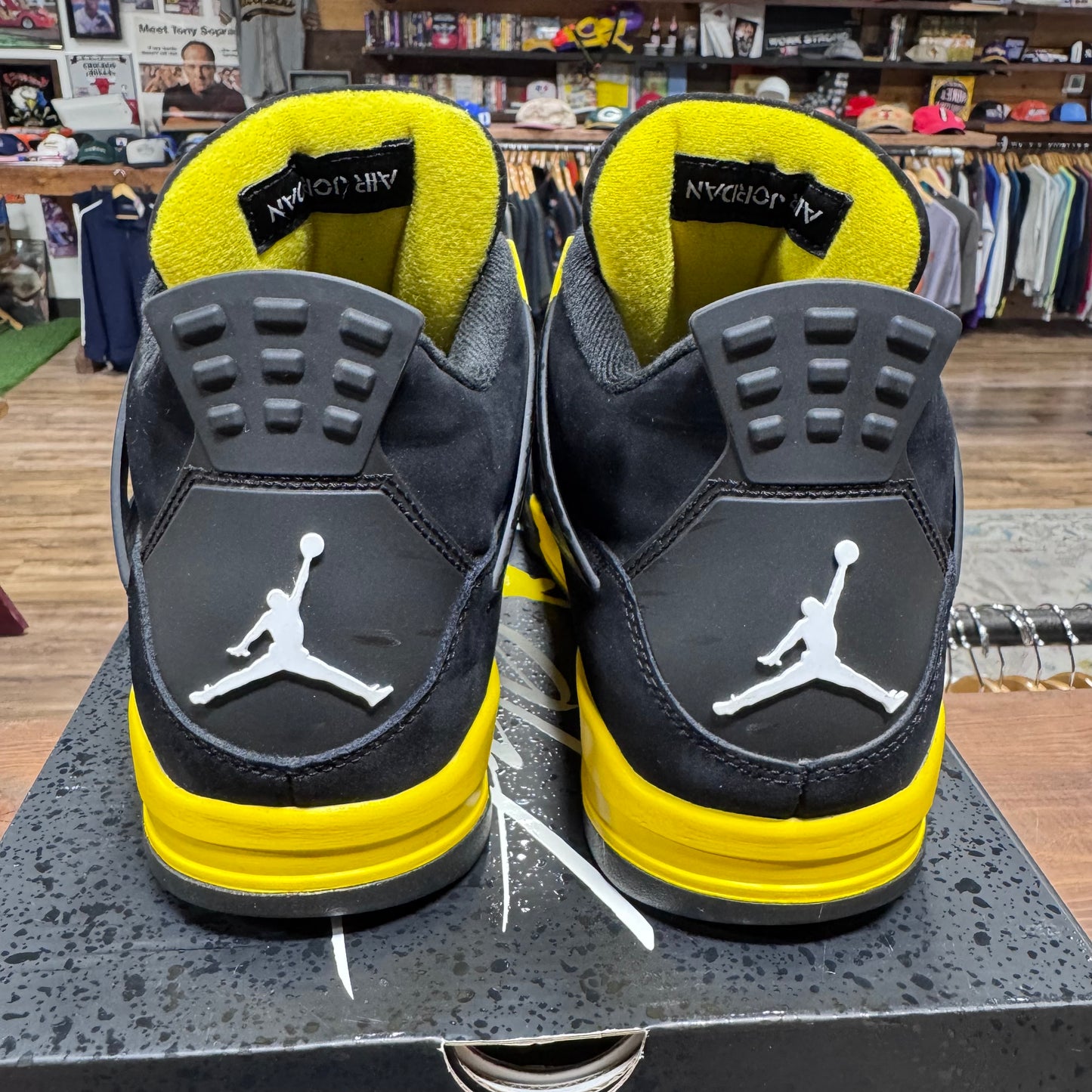 Jordan 4 'Thunder' Size 11