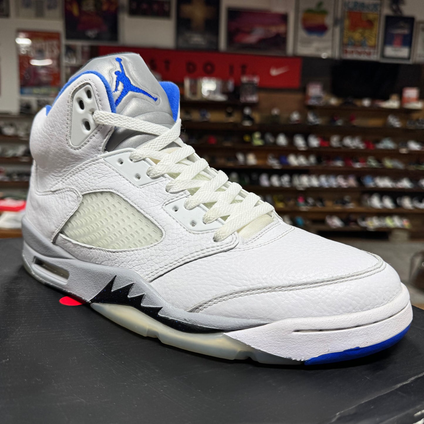 Jordan 5 'Stealth' Size 11