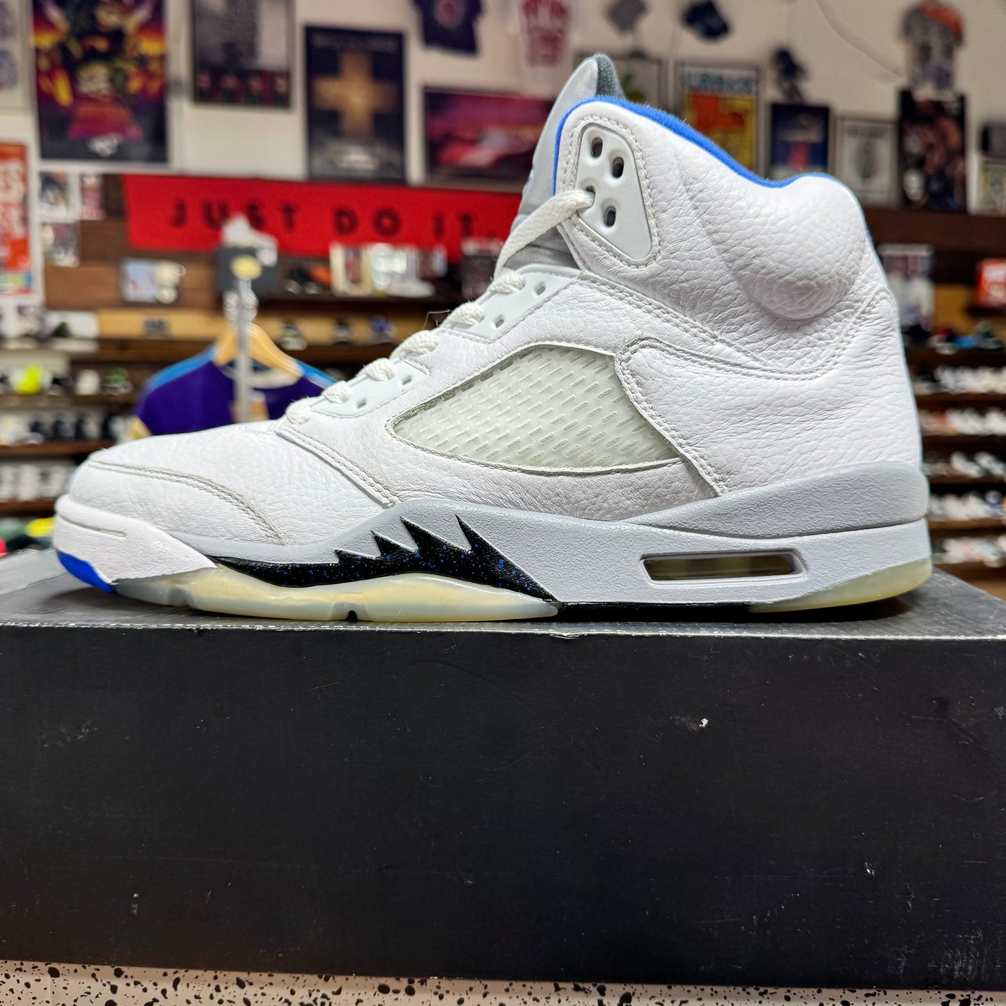 Jordan 5 'Stealth' Size 11